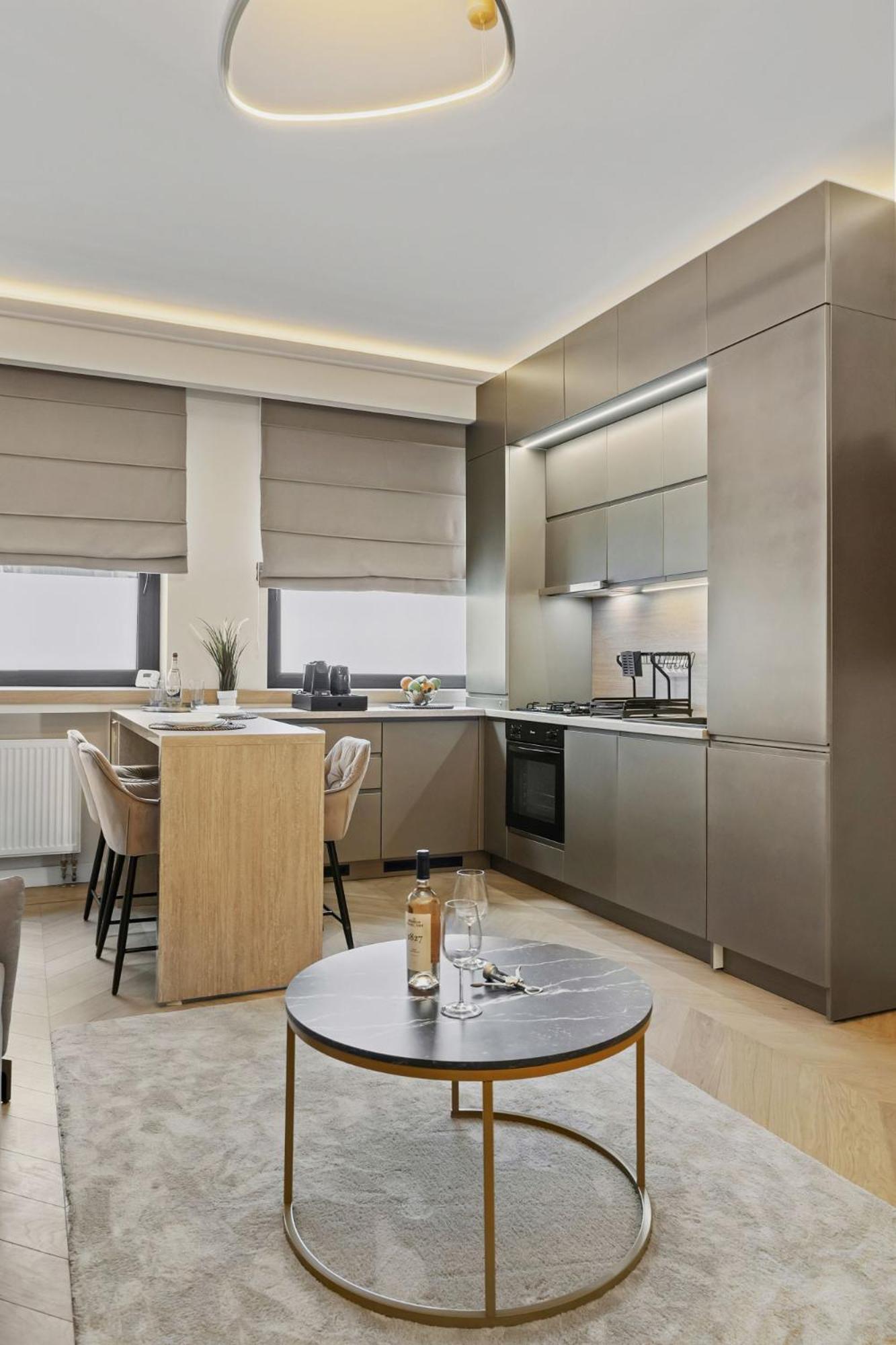 Central Two Rooms Apartment The Paradise Of Lights Bucarest Extérieur photo