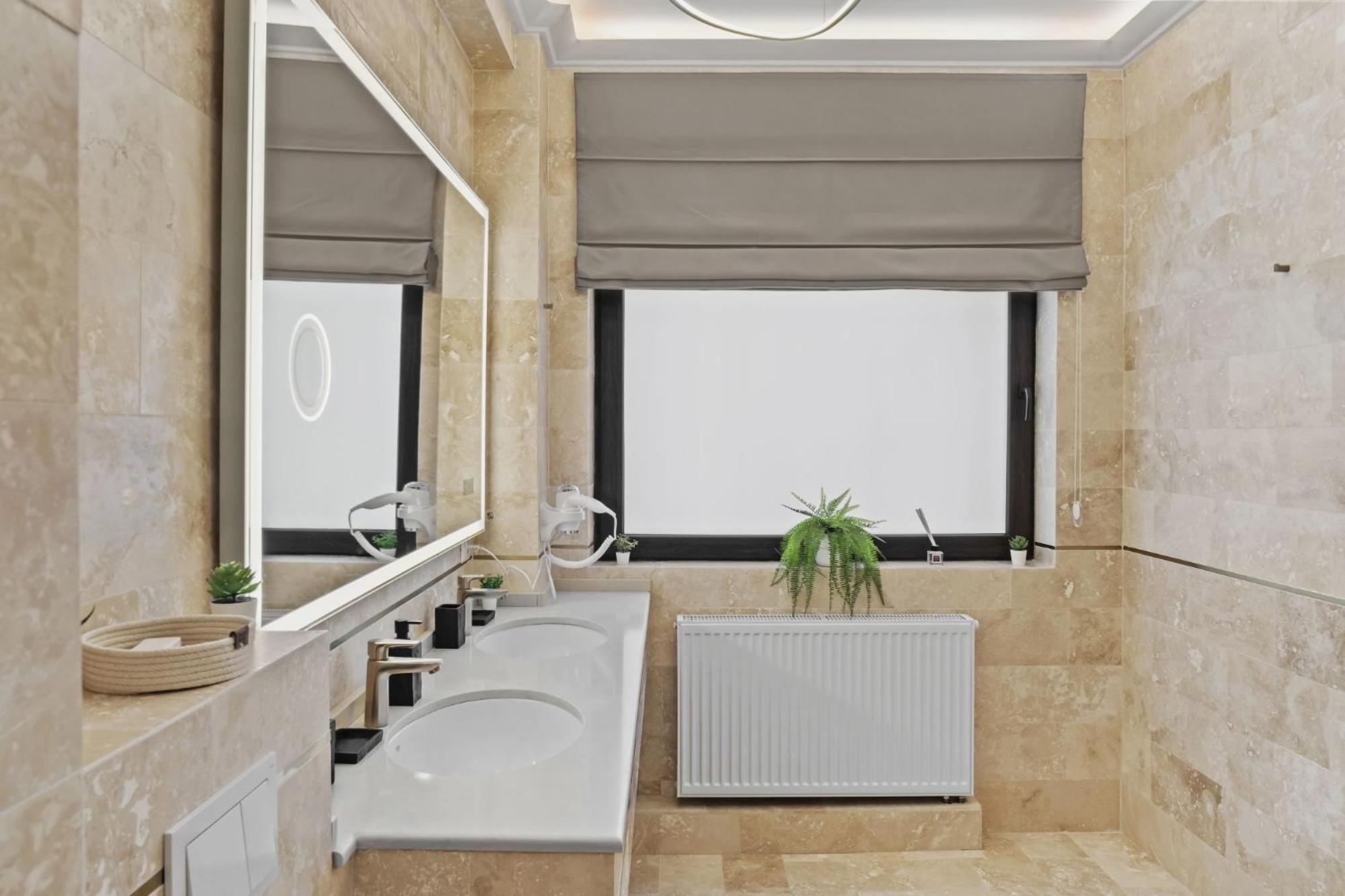Central Two Rooms Apartment The Paradise Of Lights Bucarest Extérieur photo